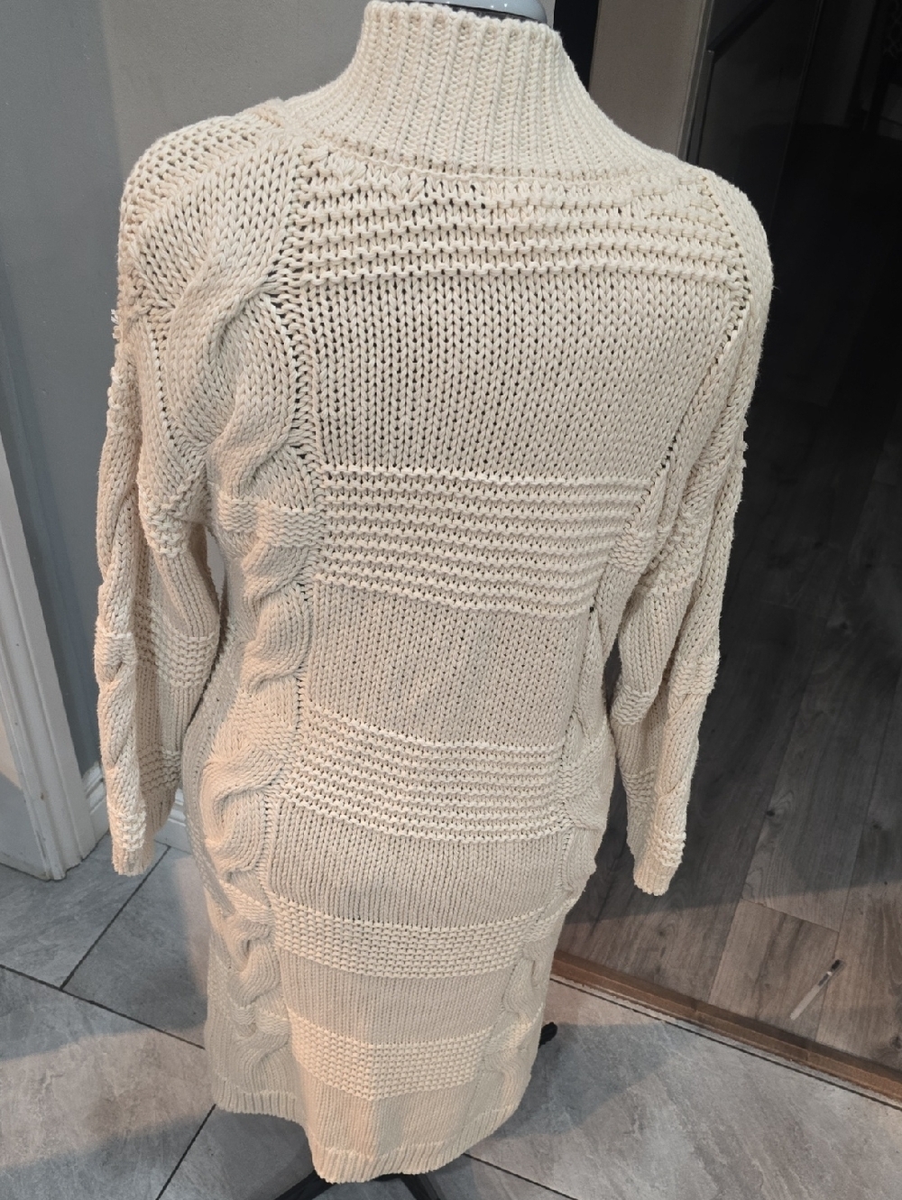 Pilcro Cream Cable Knit Toggle Cardigan(small Damage On The Sleeves) - Picture 2 of 7